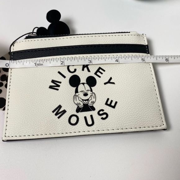 Mickey Mouse Cardholder - Picture 4 of 4